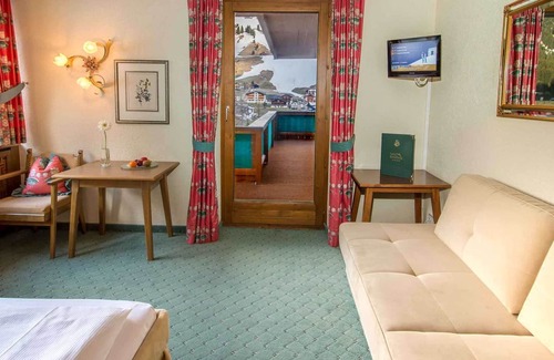 Lech am Arlberg Hotel | Single Room with Balcony - Hotel Kristberg