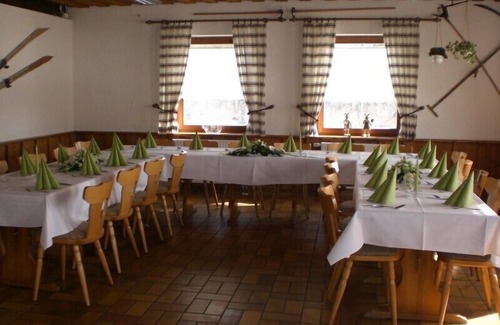 Albstadt Apartment | Cozy Single Room with Shower & Breakfast Included