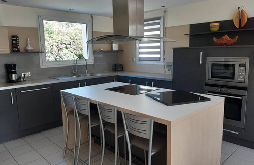 Etables-sur-Mer House | Cozy Single-Storey House Steps from the Beach, Rated 9.8