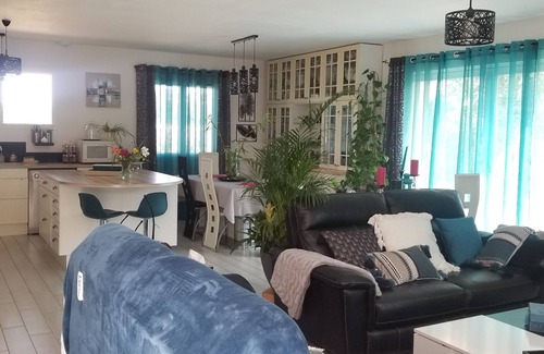 Lesparre-Medoc House | Beautiful House Near Ocean and Vineyards with Pool & Spa