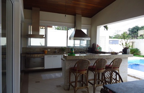 Jardim Virginia House | Ideal Oceanfront Escape: Comfort and Leisure in Guarujá