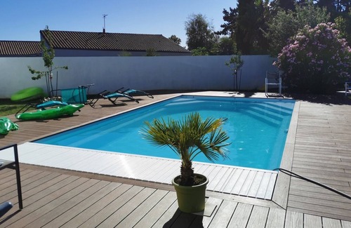 LʼIle-dʼOlonne Villa | Single-storey villa with heated pool near beaches