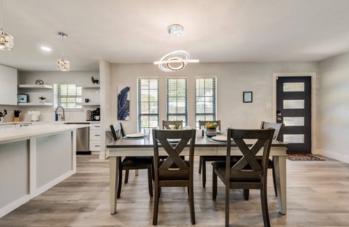 Carrollton House | Modern 4 BR Retreat with Private Pool and Breakfast Included