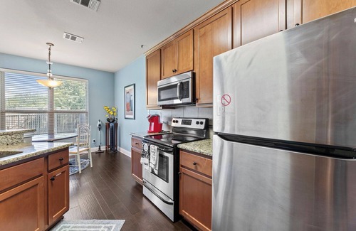 Round Rock House | Single Story｜Cozy 3B｜Garage & Parking Spot｜Pet-Friendly｜Fenced Backyard #42126