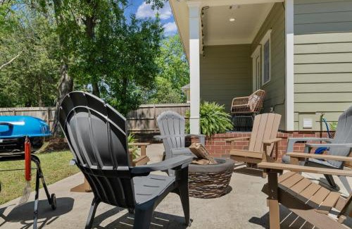 Columbus House | Cozy Fire Pit Retreat Minutes from Downtown Attractions