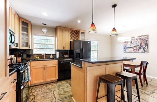 Galindo House | Cozy Single-Story Home with Patio, Fast WiFi & Central AC
