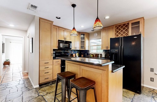 Galindo House | Cozy Single-Story Home with Patio, Fast WiFi & Central AC