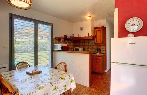 Jullouville-les-Pins House | Cozy Villa Jullouville with Oceanfront Views and Spa