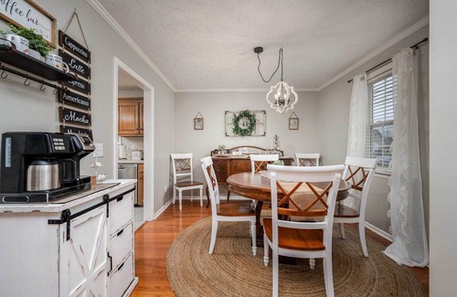 Manchester House | Inviting Manchester Home Near Parks with Spa and Breakfast