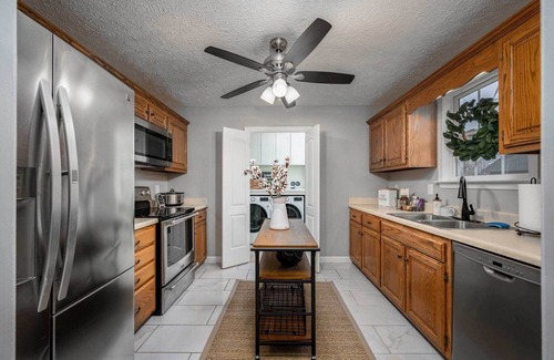 Manchester House | Inviting Manchester Home Near Parks with Spa and Breakfast
