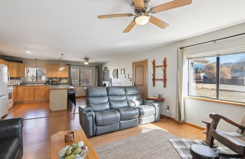 Chama Cottage | Pet Friendly Single Tree Cottage - Steps from Downtown Chama