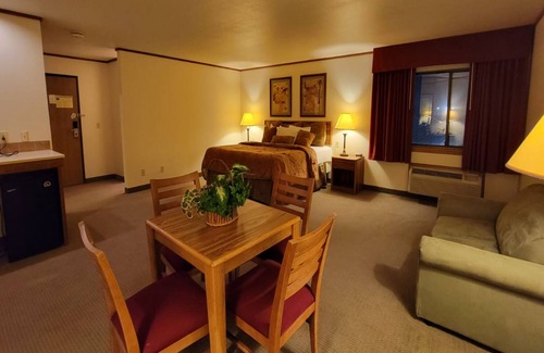 Ulysses Hotel | Single Tree Inn Hotel O