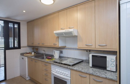 Penya-roja Apartment | Singular Stays Oceanográfico: Family-Friendly Getaway