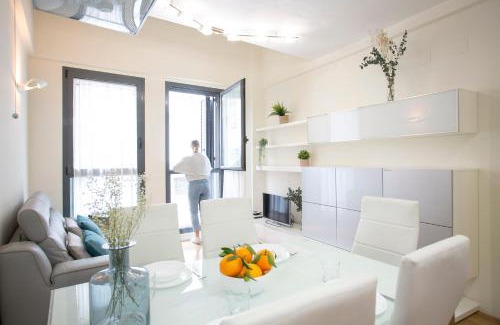 La Xerea Apartment | Elegant SingularStays Comedias IV: Family-Friendly Escape