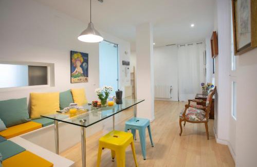 Ciutat Vella Apartment | Exceptional Family-Friendly Stay at SingularStays Reina II
