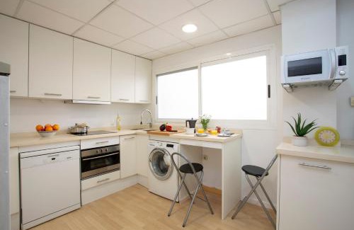Ciutat Vella Apartment | Exceptional Family-Friendly Stay at SingularStays Reina II