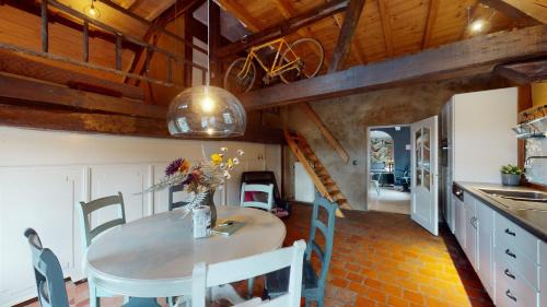 Sint-Pieters-Voeren House | Relax at SintPieter17: Family-Friendly with Hot Tub & Dining