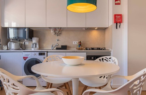 Santa Maria e Sao Miguel Apartment | Scenic Sintra Mountain View with Family-Friendly Amenities