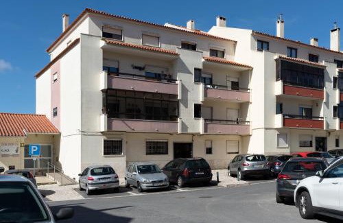 Santa Maria e Sao Miguel Apartment | Cozy Sintra Rooms with Child-Friendly Amenities