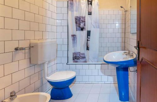 Santa Maria e Sao Miguel Apartment | Cozy Sintra Rooms with Child-Friendly Amenities