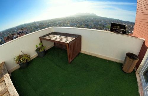 Algueirao - Mem Martins Apartment | Inviting Sintra T3 Duplex with Balcony & Scenic Views