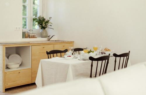 Santa Maria e Sao Miguel Apartment | Experience Unique Comfort at Sintra Hotel for Families & Pets