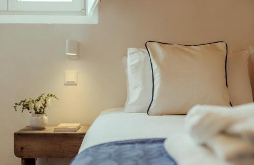 Santa Maria e Sao Miguel Apartment | Experience Unique Comfort at Sintra Hotel for Families & Pets