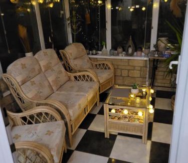 Swindon House | Comfortable Stay at Siobhan's Abode with Child-Friendly Amenities