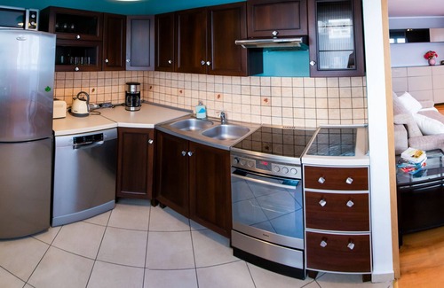 Torun Apartment | Welcoming Siodemka Suite: Family-Friendly and Accessible Stay