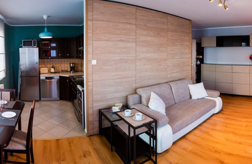 Torun Apartment | Welcoming Siodemka Suite: Family-Friendly and Accessible Stay