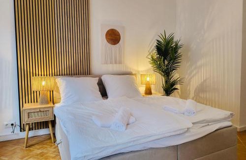 Kempten Apartment | SiOUX: Elegant Penthouse with Ocean Views in City Center