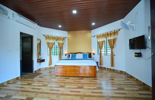 Kushalnagar Resort | Experience Relaxation at Sipayi Resort with Pool & Dining