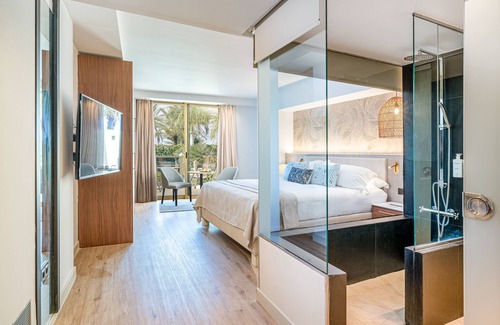 Arona Hotel | Indulge at Sir Anthony Hotel - 5-Star Retreat with Spa & Pool