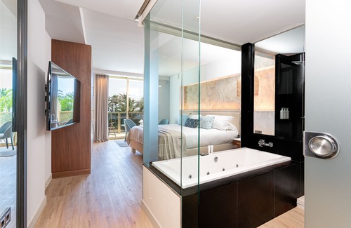 Arona Hotel | Indulge at Sir Anthony Hotel - 5-Star Retreat with Spa & Pool
