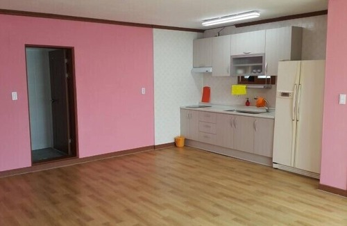 Changwon House | Family-Friendly Stay at Sirak Pension with Kitchen Access
