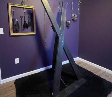 Poplar Apartment | Siren's Cozy Cove Hideaway Mins from Downtown