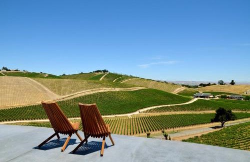 Paso Robles Bed & Breakfast | Discover Sirena Vineyard Resort: Top-Rated Stay with Breakfast