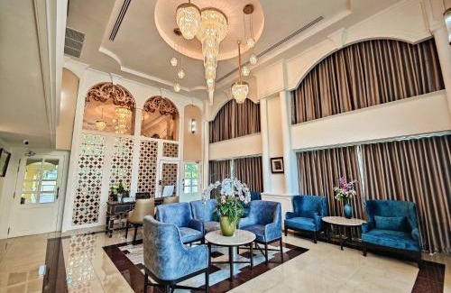 Wat Bowon Niwet Hotel | Exceptional Siri Grand Bangkok Hotel with Ocean View Pool