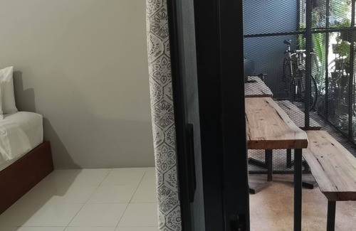 Makham Tia House | Discover Siri Guesthouse: Family-Friendly Stay in Suratthani