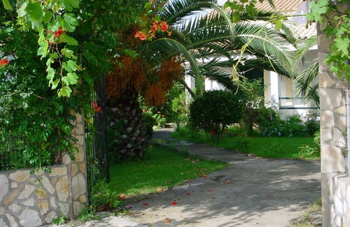 Almiros Beach House | Discover Sirios Villas: Ocean View & Kitchen Amenities