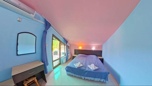 Sinemoretz House | Cozy Sirius Guest House with Pool & Family-Friendly Amenities