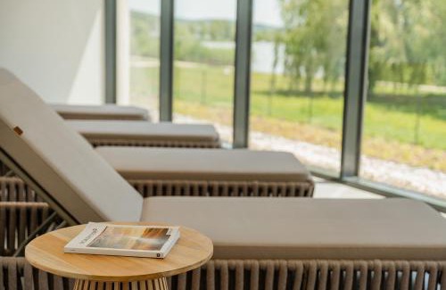 Keszthely Hotel | Relax at Sirius Hotel****Superior: Pet Friendly & Oceanfront