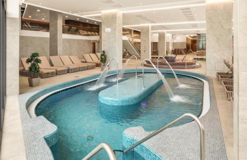 Keszthely Hotel | Relax at Sirius Hotel****Superior: Pet Friendly & Oceanfront