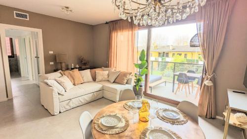 Lugana Apartment | Experience Sirmione Aimaro Apartment with Pool & 10/10 Rating