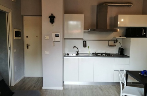 Lugana Apartment | Unforgettable Villa Lucrezia: Poolside Retreat in Sirmione