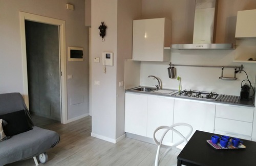 Lugana Apartment | Unforgettable Villa Lucrezia: Poolside Retreat in Sirmione
