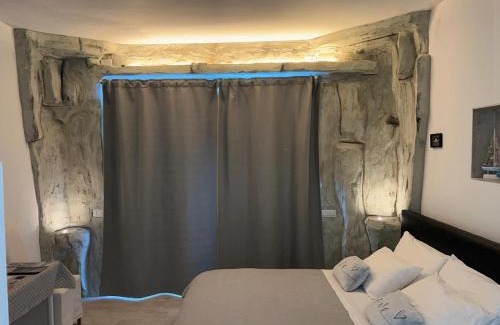 Lugana House | Discover Oceanfront Comfort at SirmioneRooms, Rated 9.3/10