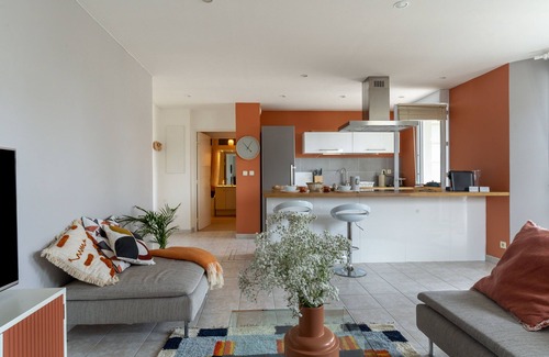 8th Arrondissement Apartment | SIROCCO - Modern Apartment with Ocean View Steps from Beaches