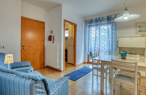 Marcelli Apartment | Cozy Sirocco Holiday Home: Pet-Friendly with Breakfast Included