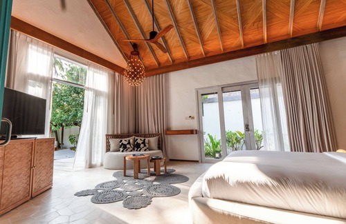 Gaakoshinbi Resort | Experience Paradise at Sirru Fen Fushi Lagoon Resort